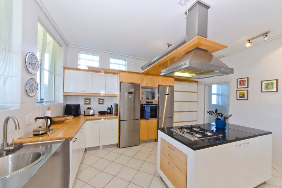 4 Bedroom Property for Sale in Leisure Isle Western Cape